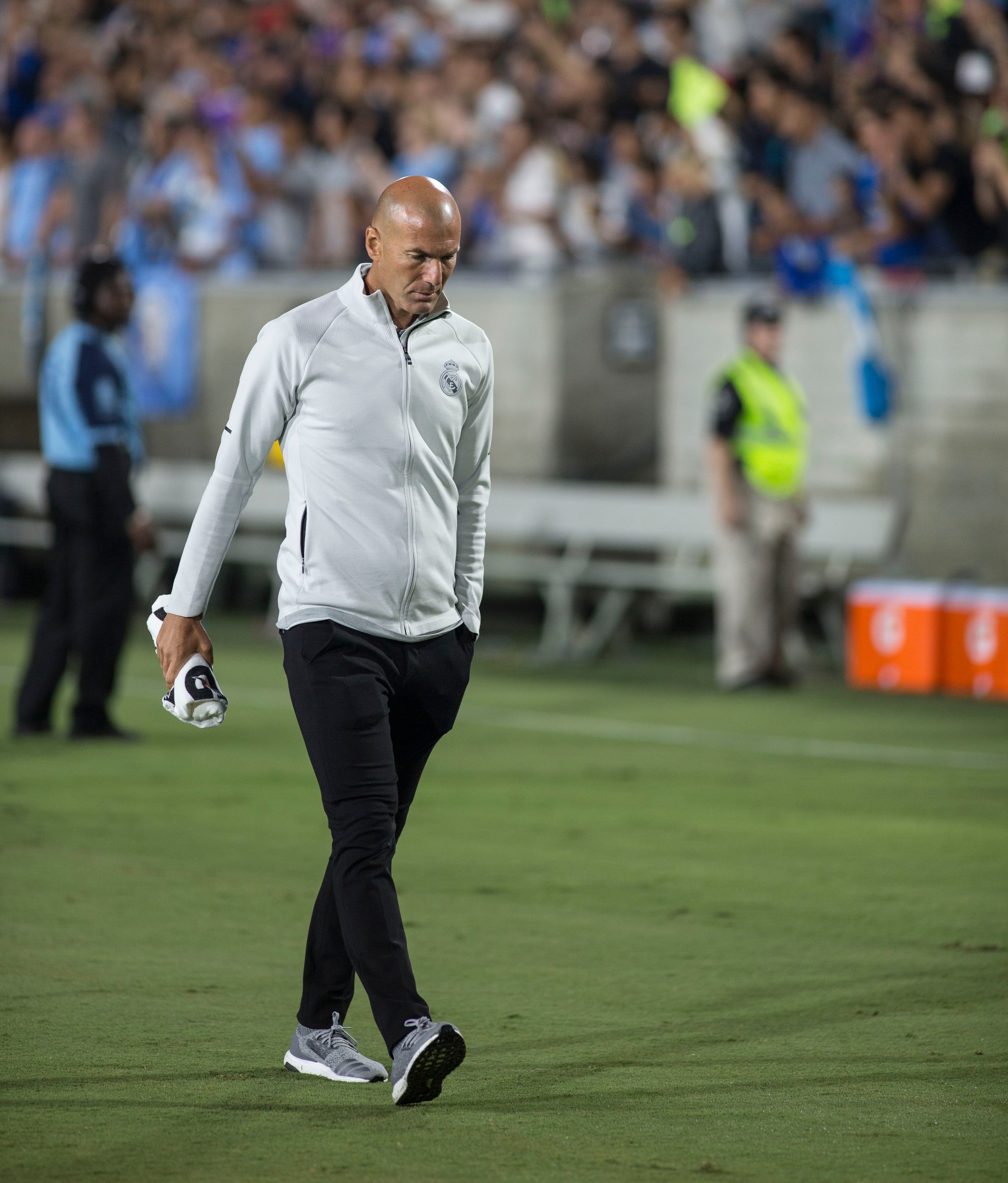 Zidane: "¿Mbappé? Tenéis que hablarlo con otros" Zidane: "¿Mbappé? Tenéis que hablarlo con otros"