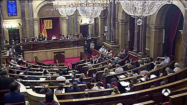 JxSí y CUP mantendrían mayoría absoluta en escaños, según sondeo Generalitat JxSí y CUP mantendrían mayoría absoluta en escaños, según sondeo Generalitat