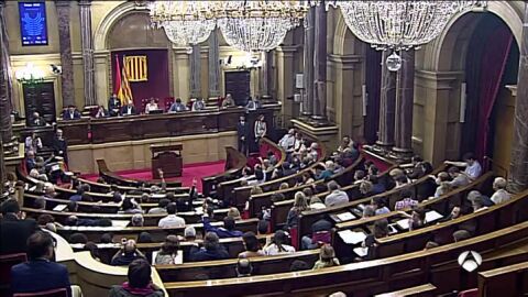 Puigdemont y los diputados de Junts pel S&iacute; firman de forma conjunta le ley del refer&eacute;ndum 
