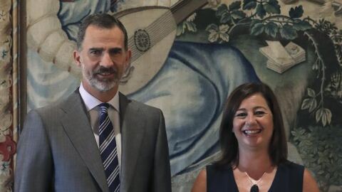El Rey Felipe VI con Francina Armengol
