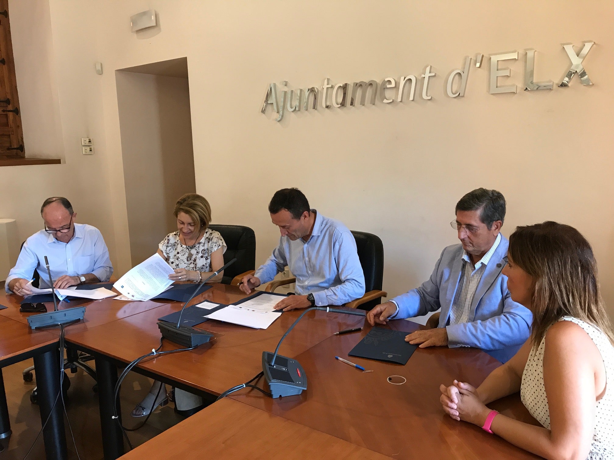 La UMH, la CEU y la UNED trabajan en un estudio para diagnosticar la situación de las mujeres en el municipio La UMH, la CEU y la UNED trabajan en un estudio para diagnosticar la situación de las mujeres en el municipio