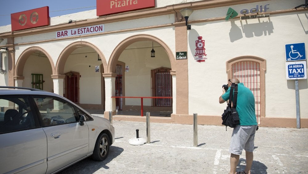 Bar de la estación de Pizarra (Málaga), desapareció la menor de 3 años