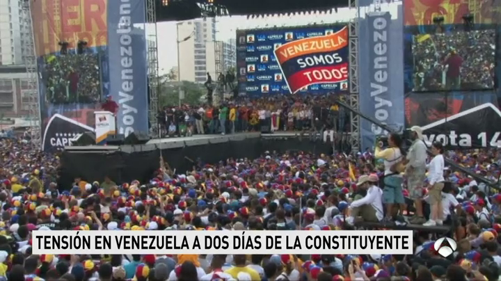 La oposición venezolana desafía a Maduro y sale a la calle pese a sus amenazas de cárcel La oposición venezolana desafía a Maduro y sale a la calle pese a sus amenazas de cárcel