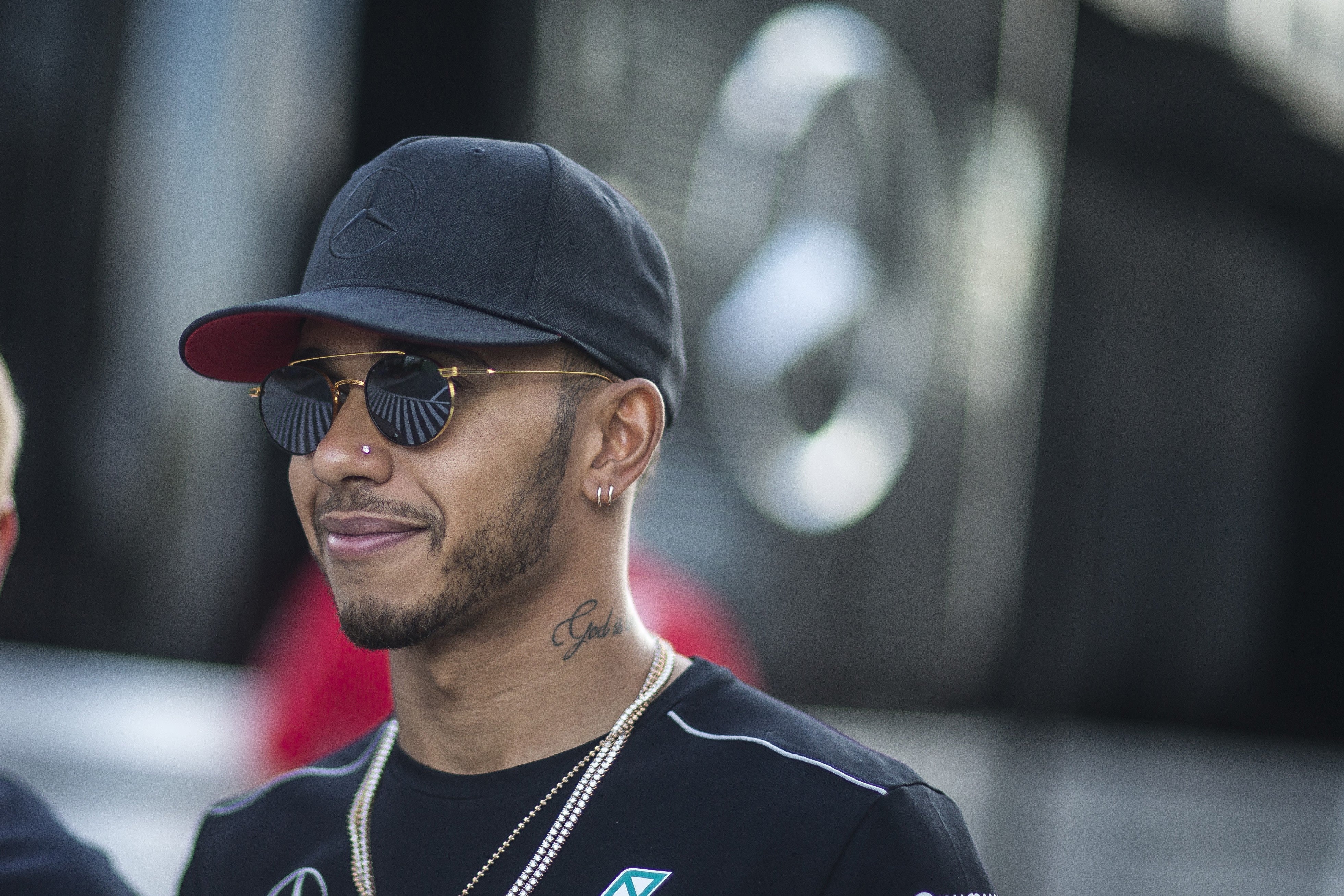 Hamilton no descarta fichar por Ferrari o Williams: "No tengo una bola de cristal" Hamilton no descarta fichar por Ferrari o Williams: "No tengo una bola de cristal"