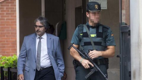 El secretario general de Presidencia, Joaquim Nin a su salida tras prestar declaraci&oacute;n por los preparativos del refer&eacute;ndum del 1-O
