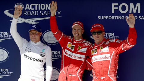 Vettel saluda al p&uacute;blico en Hungr&iacute;a con Raikkonen y Bottas