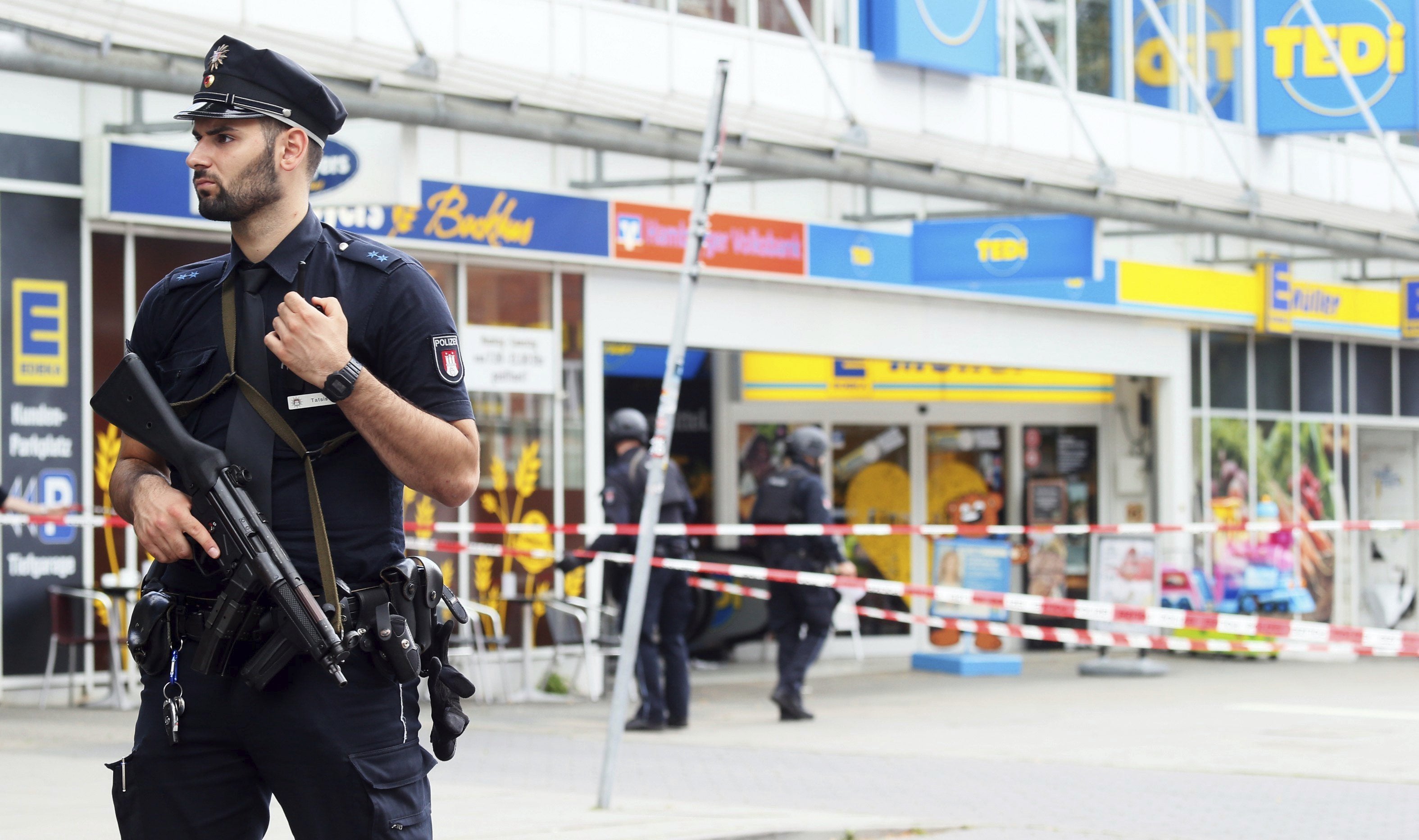 El atacante de Hamburgo actuó solo e impulsado por motivos islamistas o por una inestabilidad psíquica El atacante de Hamburgo actuó solo e impulsado por motivos islamistas o por una inestabilidad psíquica