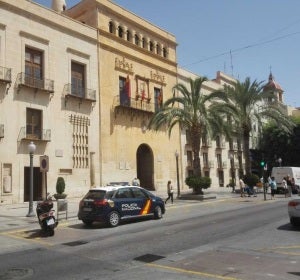 Fachada principal del Ayuntamiento de Elche Fachada principal del Ayuntamiento de Elche