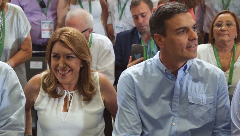 Susana Díaz y Pedro Sánchez, antes de los discursos