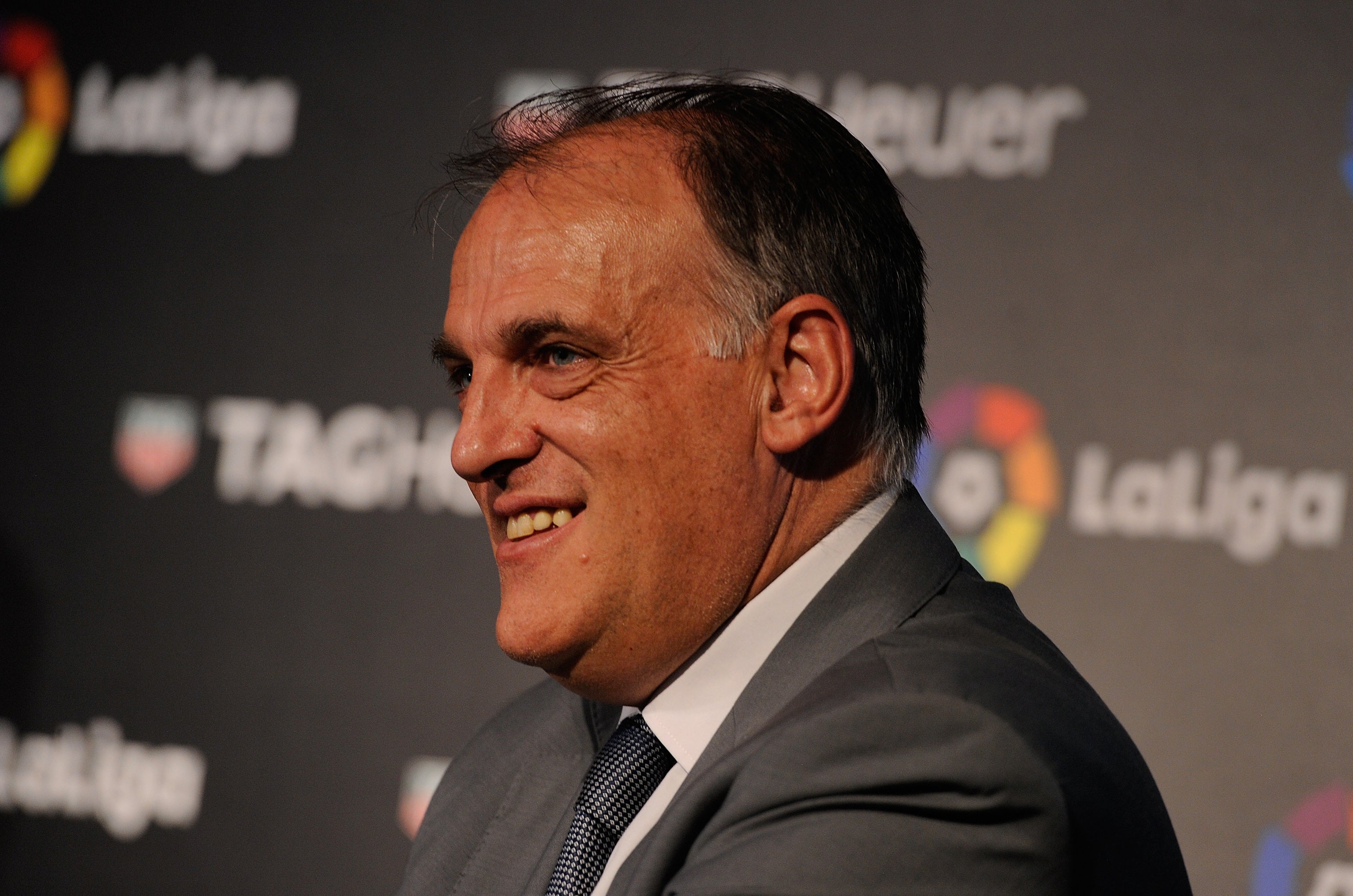 Tebas: "Neymar no salió del Barcelona por el mercado del fútbol, sino por el mercado del gas" Tebas: "Neymar no salió del Barcelona por el mercado del fútbol, sino por el mercado del gas"