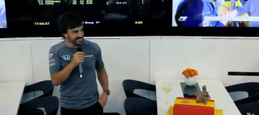 Fernando Alonso celebra su cumpleaños con McLaren Fernando Alonso celebra su cumpleaños con McLaren