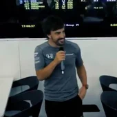 Fernando Alonso celebra su cumpleaños con McLaren Fernando Alonso celebra su cumpleaños con McLaren