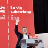 Ximo Puig, secretario general del PSPV-PSOE, pronunciando el discurso de clausura del 13 Congreso Nacional de los socialistas valencianos. Ximo Puig, secretario general del PSPV-PSOE, pronunciando el discurso de clausura del 13 Congreso Nacional de los socialistas valencianos.
