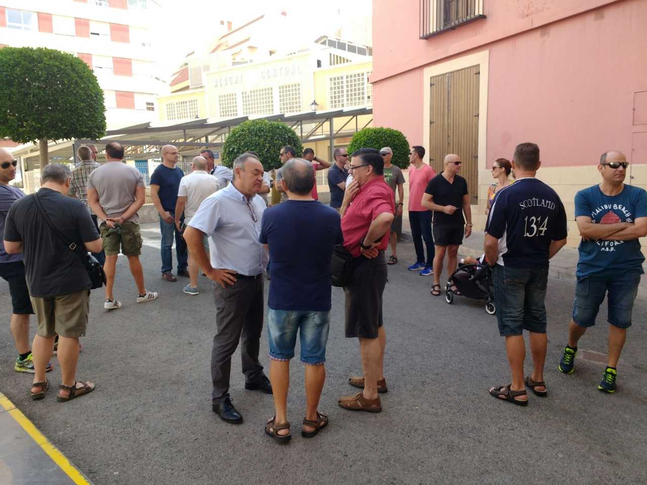 El tripartito de Elche se compromete con los sindicatos de la Policía Local a aprobar el abono del complemento de destino esta semana El tripartito de Elche se compromete con los sindicatos de la Policía Local a aprobar el abono del complemento de destino esta semana