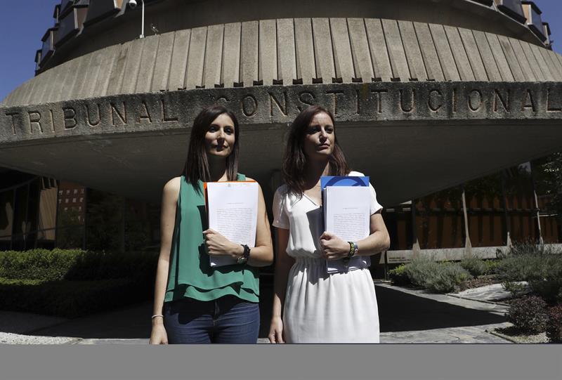 El PP y Ciudadanos recurren el reglamento del Parlament, una "trampa" del independentismo El PP y Ciudadanos recurren el reglamento del Parlament, una "trampa" del independentismo