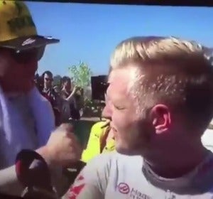 Tremenda bronca de Magnussen y Hulkenberg en directo: "Chúpame las p..." Tremenda bronca de Magnussen y Hulkenberg en directo: "Chúpame las p..."