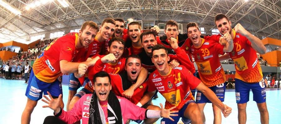Los 'Hispanos Júnior' celebran su campeonato del mundo Los 'Hispanos Júnior' celebran su campeonato del mundo