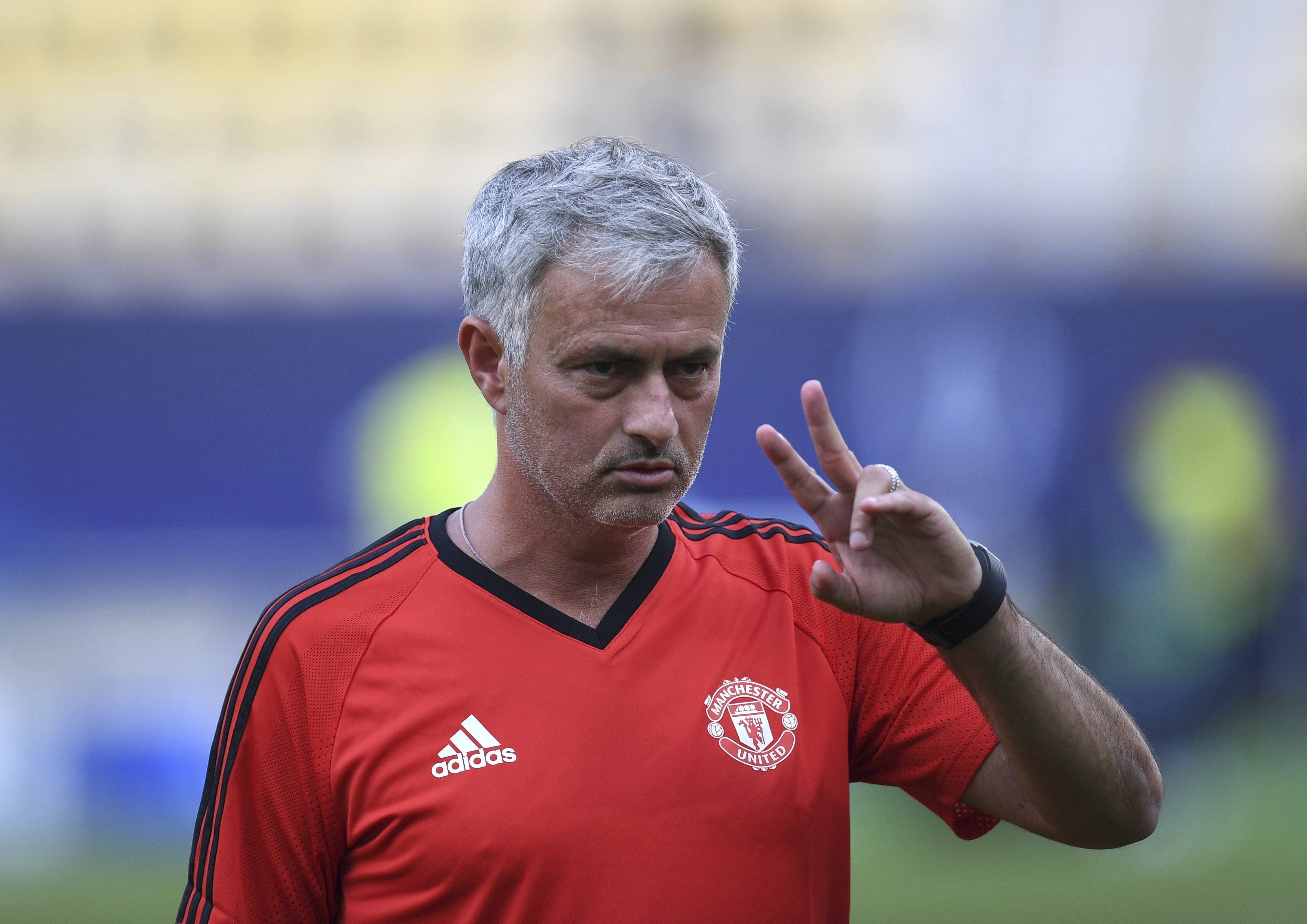 Mourinho: "Si Bale está en la puerta de salida, voy a pelear por él" Mourinho: "Si Bale está en la puerta de salida, voy a pelear por él"
