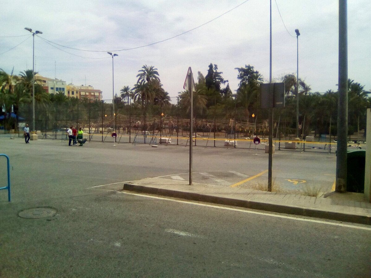 La Mascletà del Hort del Monjo da la bienvenida a las Fiestas de Elche La Mascletà del Hort del Monjo da la bienvenida a las Fiestas de Elche