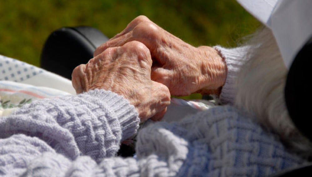 Un estudio sobre un marcapasos cerebral promete reducir el declive de las personas con Alzheimer Un estudio sobre un marcapasos cerebral promete reducir el declive de las personas con Alzheimer