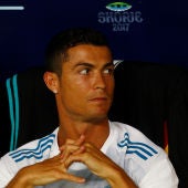 Cristiano Ronaldo, en el banquillo del Filip II de Skopje
