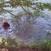 Efectivos de emergencias buscan a un pescador desaparecido en el río Ebro 