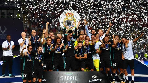 Sergio Ramos levanta la Supercopa de Europa en Skopje