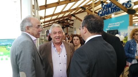 Visita institucional al stand de Clas en la Fidma