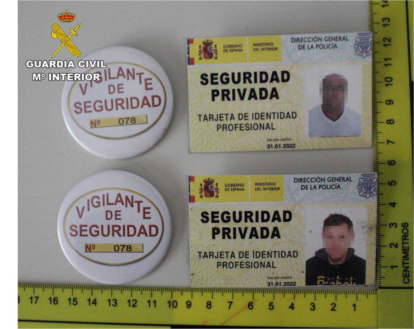 La Guardia Civil detiene a un falso vigilante de seguridad por abusos sexuales a cinco hombres La Guardia Civil detiene a un falso vigilante de seguridad por abusos sexuales a cinco hombres