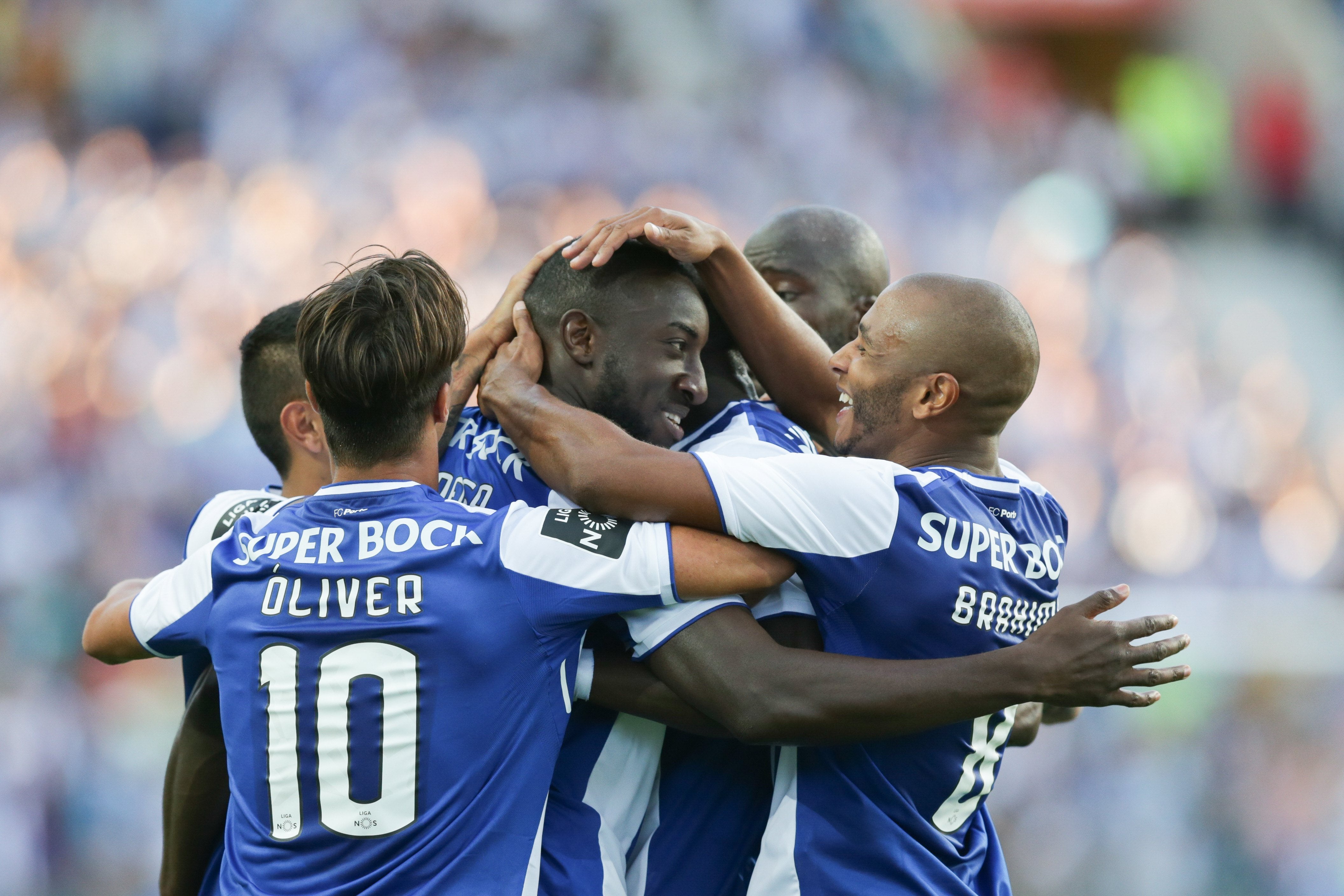 El Oporto se proclama campeón de liga tras el empate de Sporting y Benfica El Oporto se proclama campeón de liga tras el empate de Sporting y Benfica