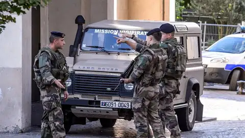 Militares en París Militares en París