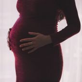 Organizaciones internacionales piden que no se editen los genes durante el embarazo
