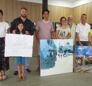 Ganadores del concurso junto al jurado. Ganadores del concurso junto al jurado.