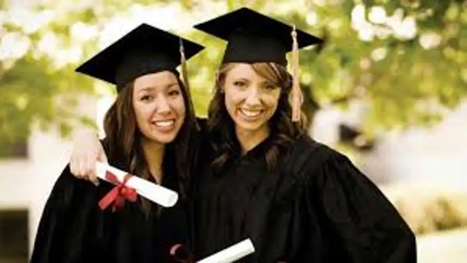 MUJERES UNIVERSITARIAS MUJERES UNIVERSITARIAS