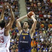 Pau Gasol con el balón en el España-Túnez de preparación para el Eurobasket 2017
