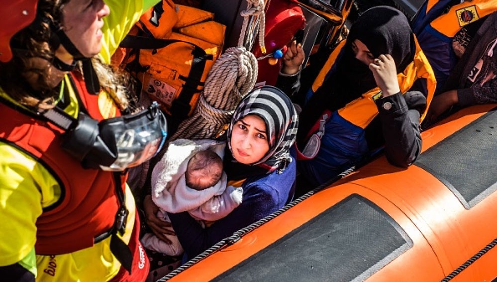 Rescate de una embarcación de refugiados