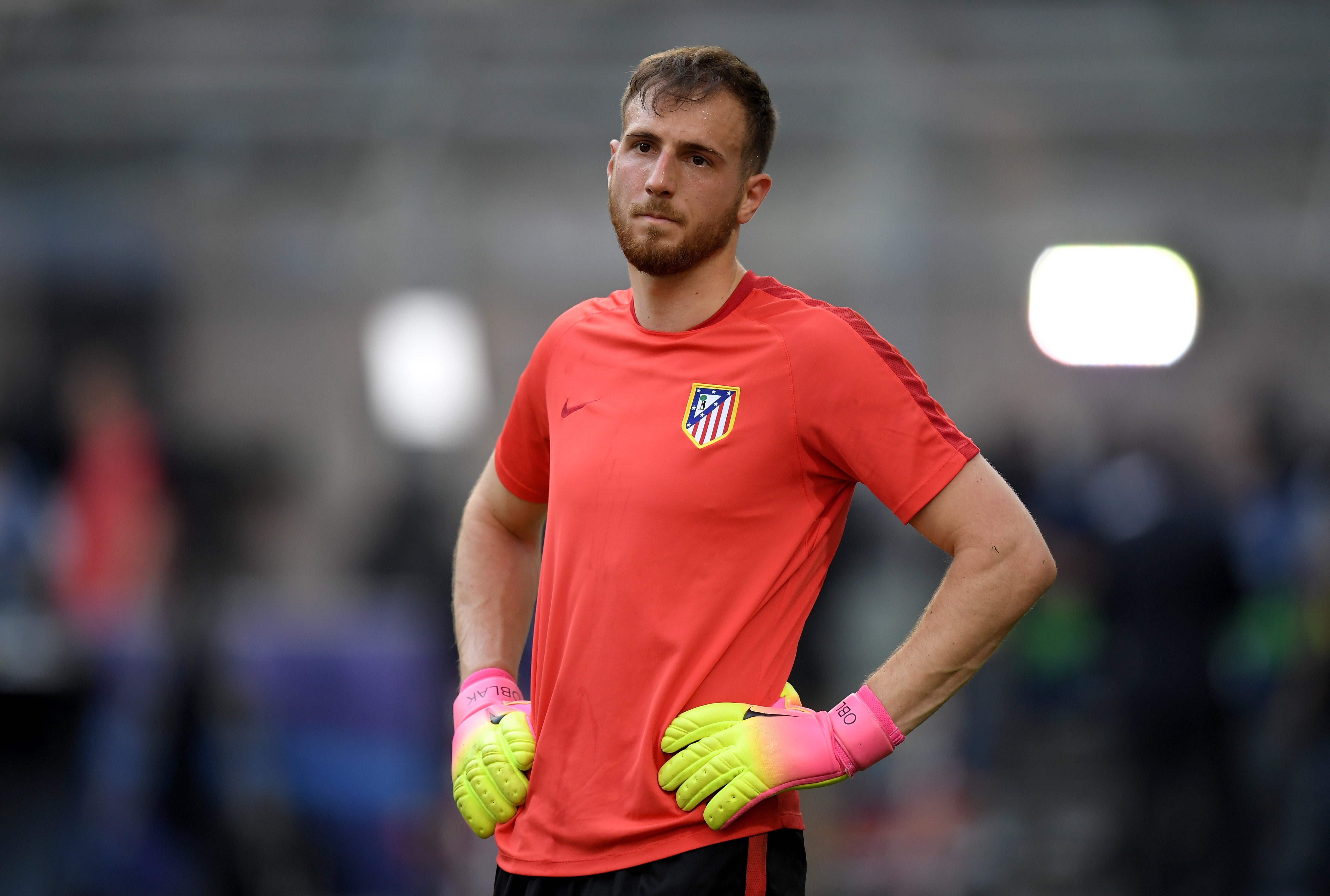 Oblak: "Jugaré en el Atlético esta temporada; después no lo sé, ya veremos" Oblak: "Jugaré en el Atlético esta temporada; después no lo sé, ya veremos"