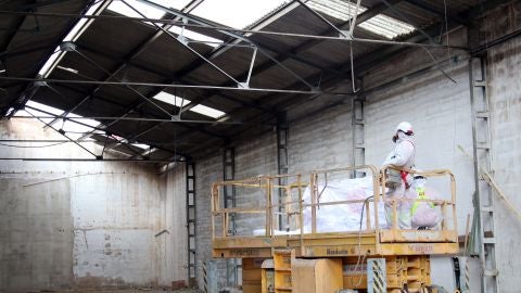 Comienzo de las obras en la antigua nave de Persidecor. 