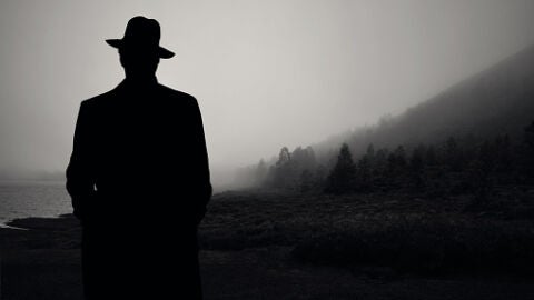 Silueta en la sombra de un hombre