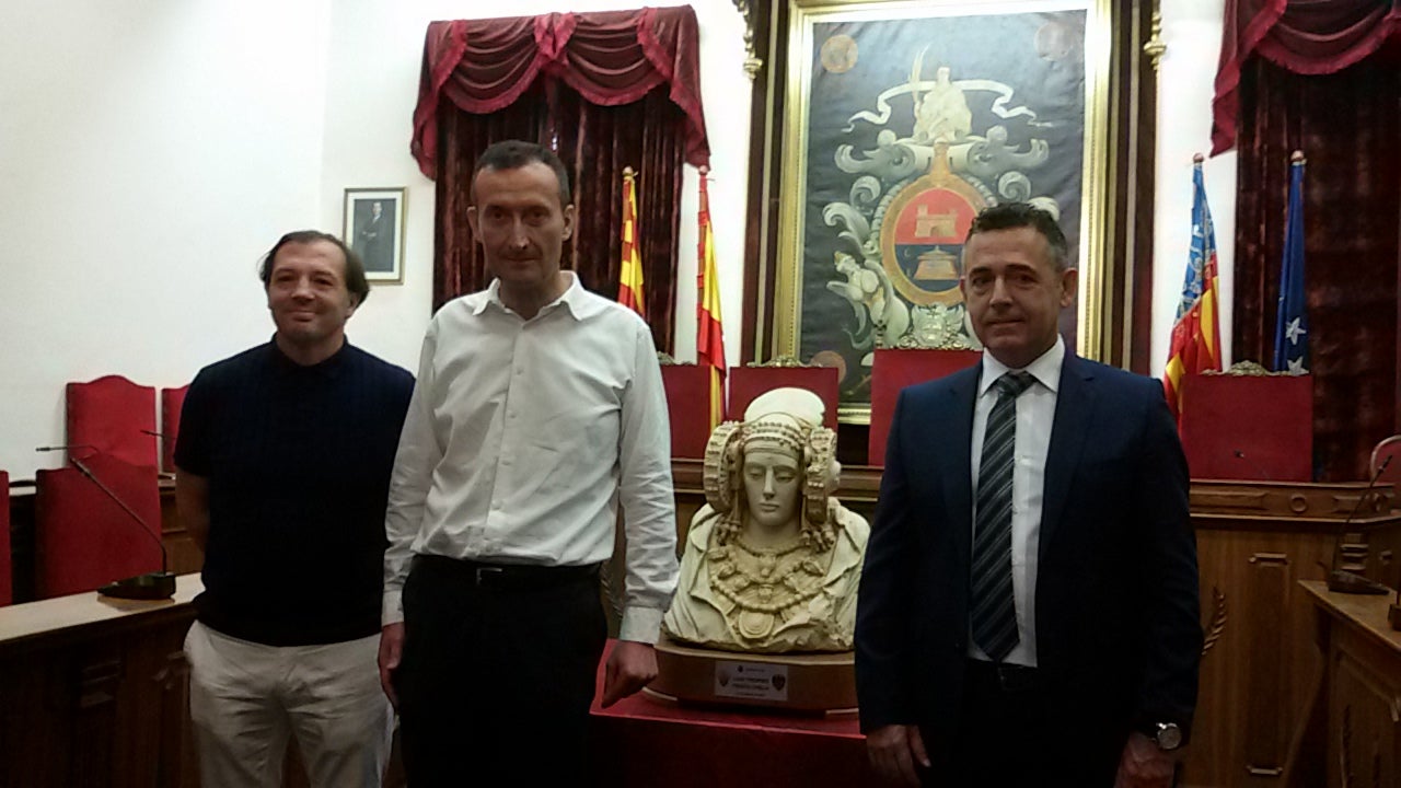 El alcalde vuelve a criticar duramente al Consejo del Elche El alcalde vuelve a criticar duramente al Consejo del Elche