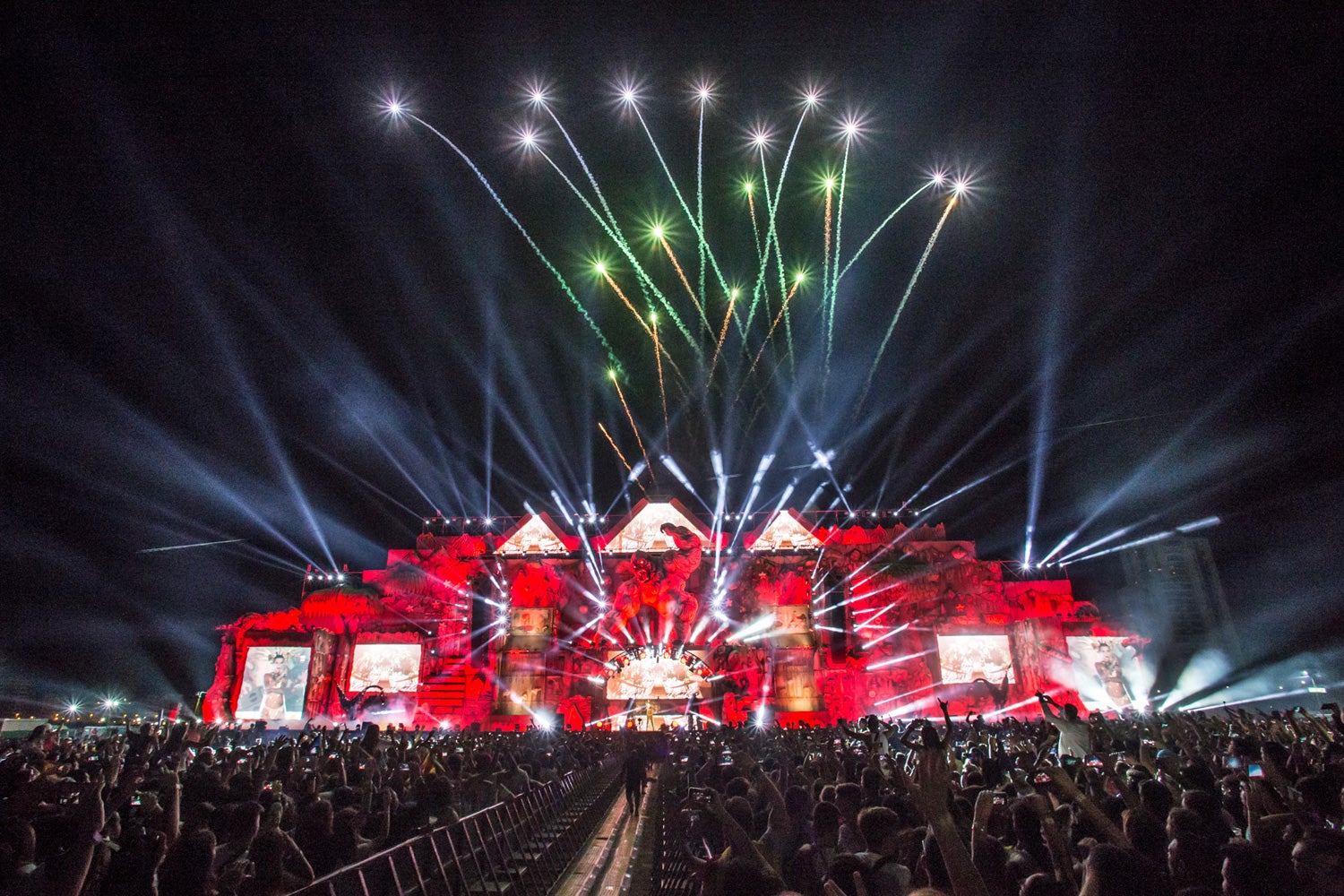 Agentes de paisano vigilarán posibles casos de pinchazos en el Medusa Sunbeach Festival de Cullera Agentes de paisano vigilarán posibles casos de pinchazos en el Medusa Sunbeach Festival de Cullera