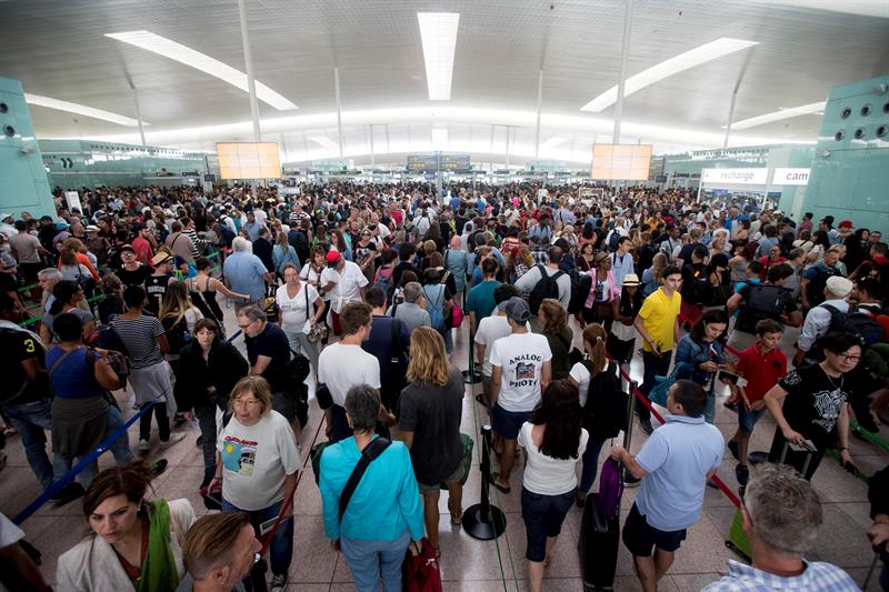 Tertulia: ¿Cuál es la solución a la huelga de Eulen en El Prat? Tertulia: ¿Cuál es la solución a la huelga de Eulen en El Prat?