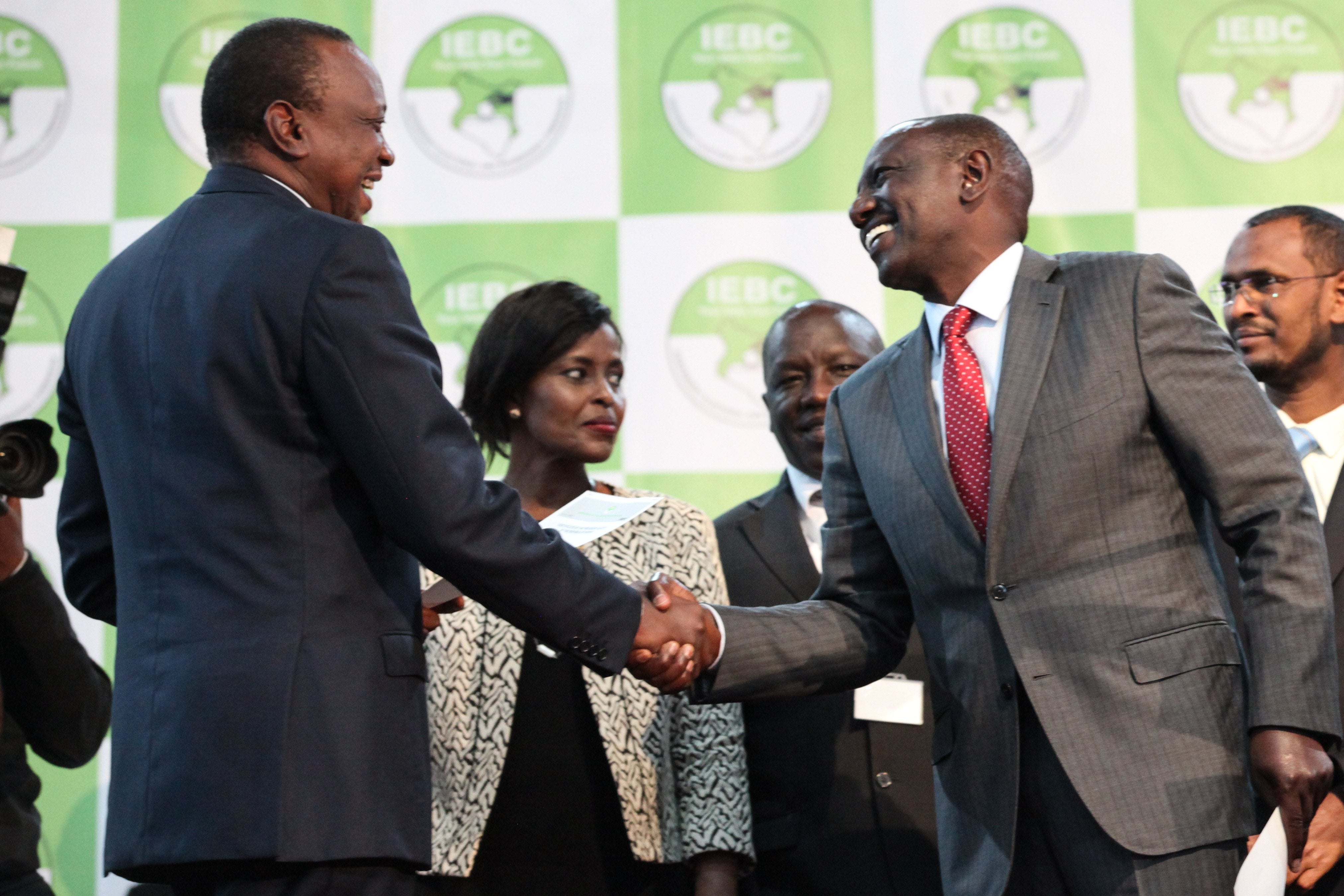 El Supremo de Kenia anula la victoria de Kenyatta en las presidenciales por "irregularidades" en las elecciones El Supremo de Kenia anula la victoria de Kenyatta en las presidenciales por "irregularidades" en las elecciones