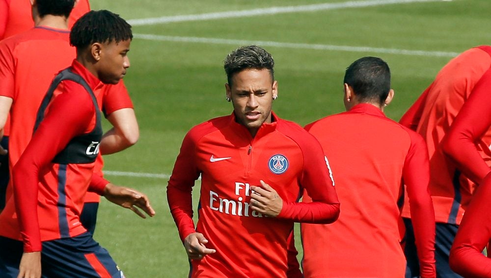 Neymar en un entrenamiento
