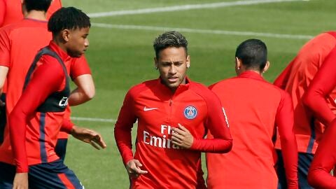 Neymar en un entrenamiento