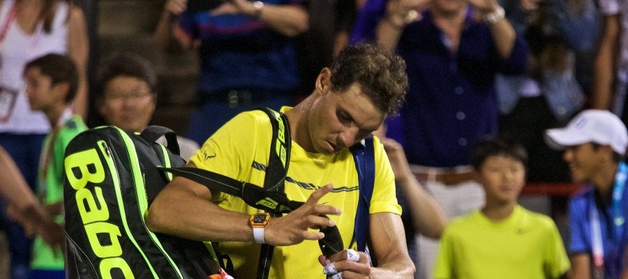 Nadal, cabizbajo tras perder ante Shapovalov en Montreal Nadal, cabizbajo tras perder ante Shapovalov en Montreal