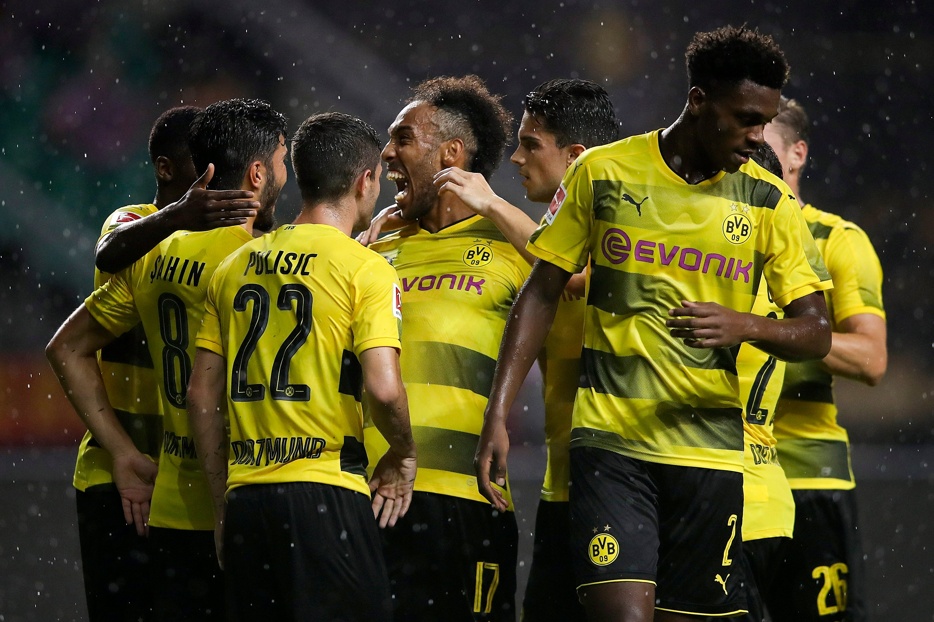El Borussia Dortmund gana sin Dembélé; el Bayern de Múnich golea de la mano de Lewandowski El Borussia Dortmund gana sin Dembélé; el Bayern de Múnich golea de la mano de Lewandowski