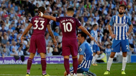 Gabriel Jesus y Kun Ag&uuml;ero celebran un gol