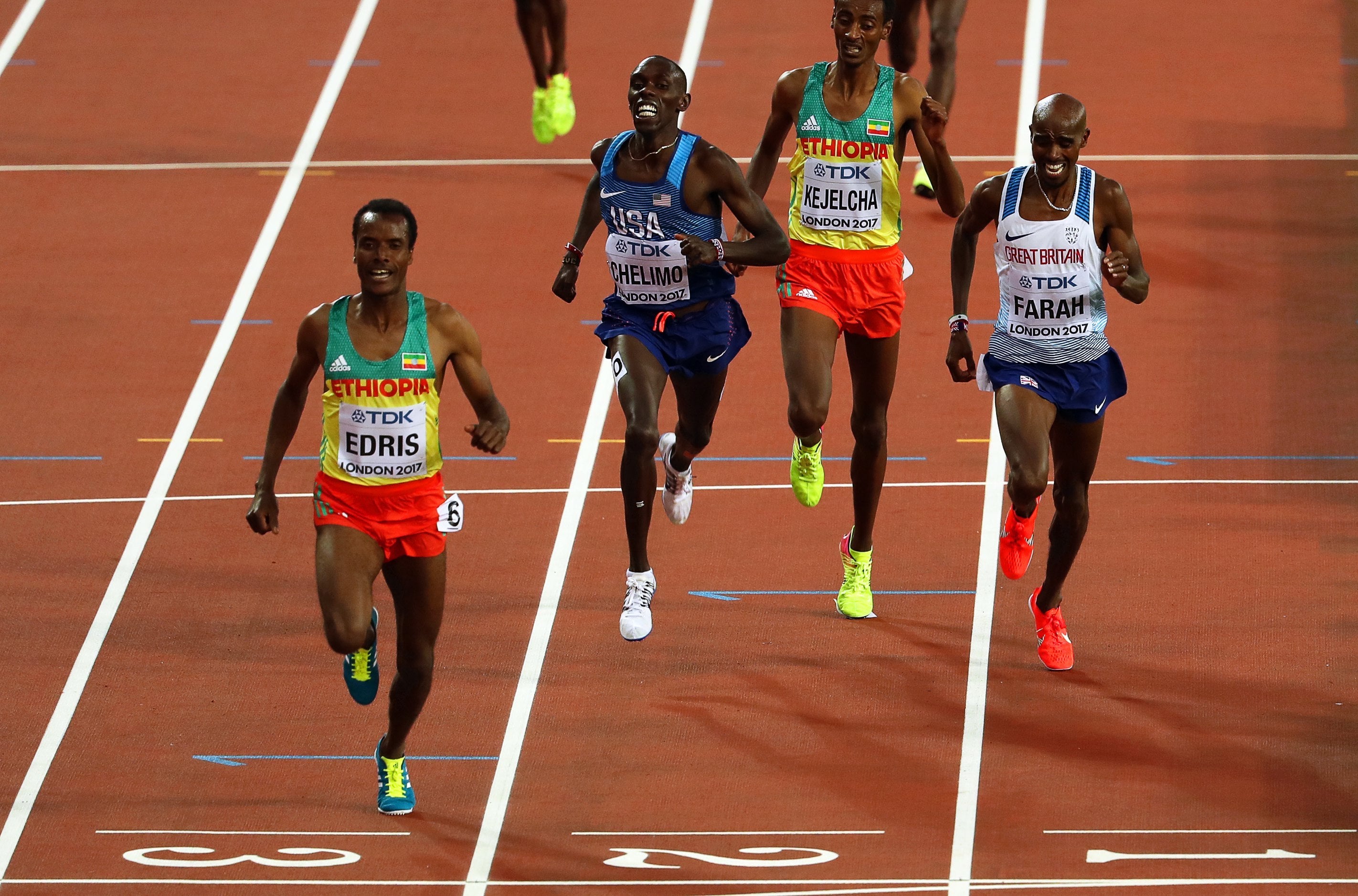 El etíope Muktar Edrid arrebata a Mo Farah la victoria en los 5.000 metros El etíope Muktar Edrid arrebata a Mo Farah la victoria en los 5.000 metros