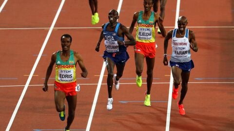 Muktar Edrid supera a Mo Farah en la final de 5.000 metros